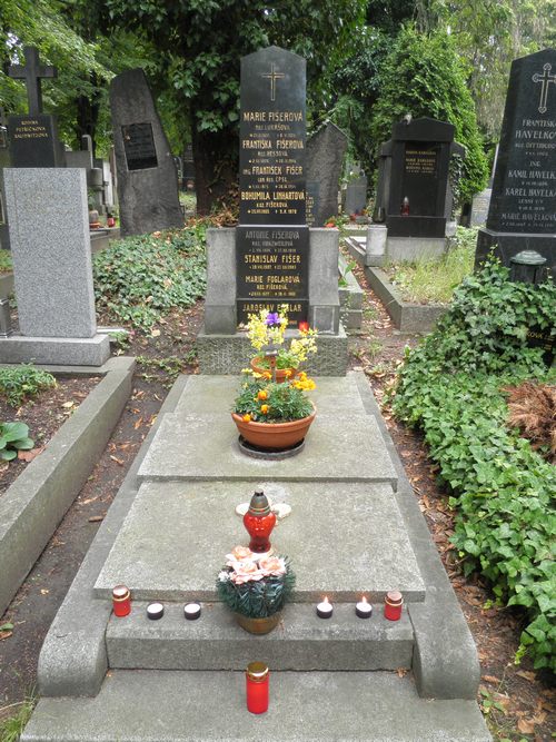 Hrob Jaroslava Foglara - stav 6. 7. 2012