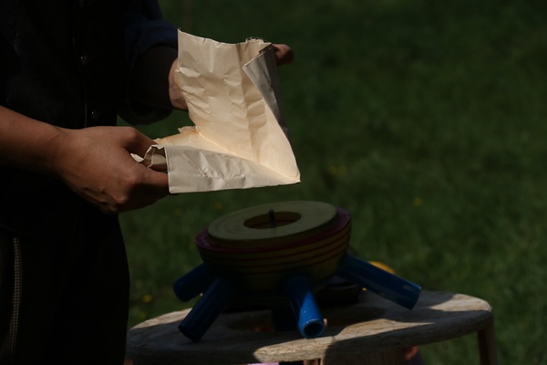 P�lmetrov� je�ek v kleci je v dr�en� Poutn�k�